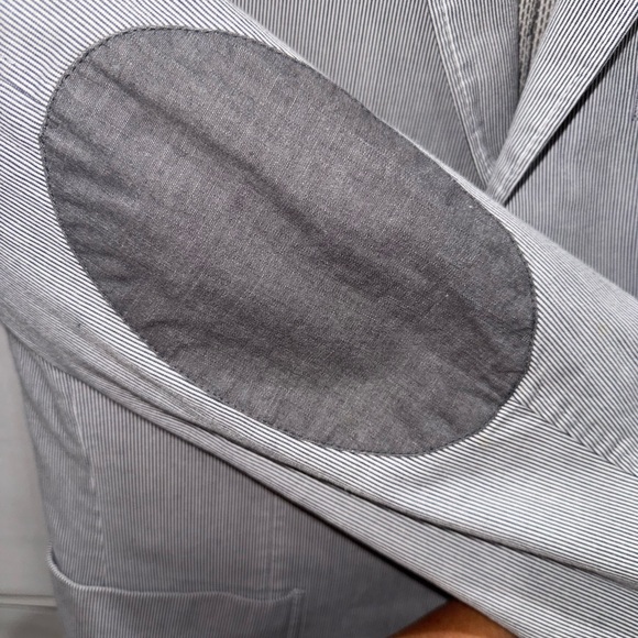 Banana Republic Vintage Tailored Blue Pinstriped Blazer - Picture 4 of 12